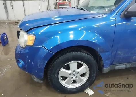 2011 Ford Escape from USA, damaged, VIN 1SMCU9D73BKB44917
